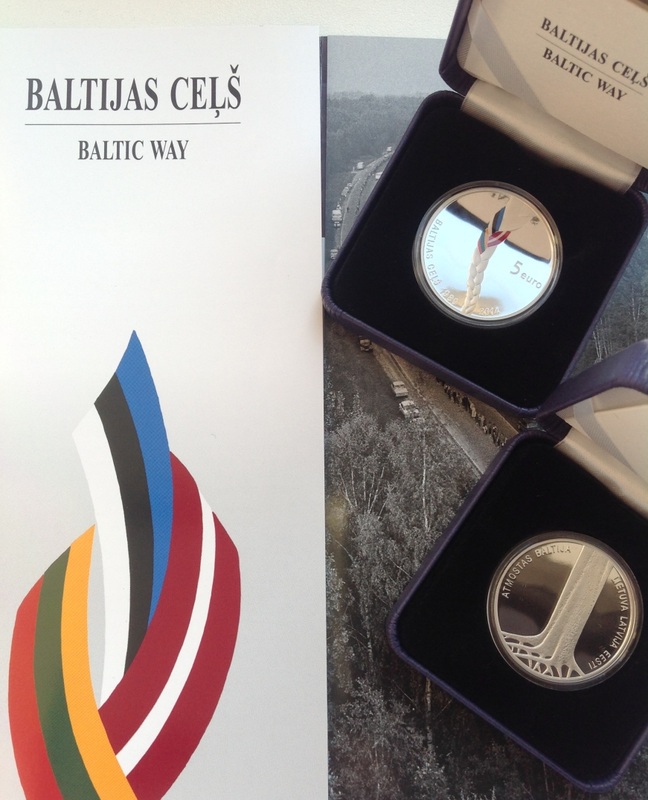 Latvijas Bankas kolekcijas 5 eiro monēta Baltijas ceļš