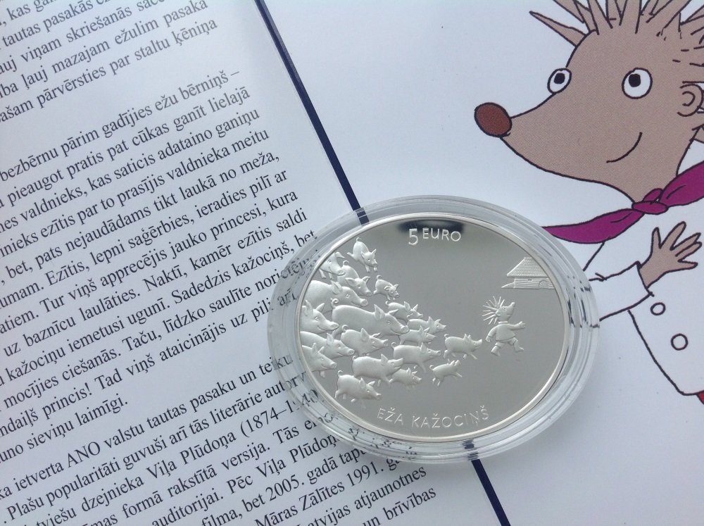 Latvijas kolekcijas Pasaku monēta II, Eža kažociņš joprojām ir pieejama Latvijas Banku kasēs.